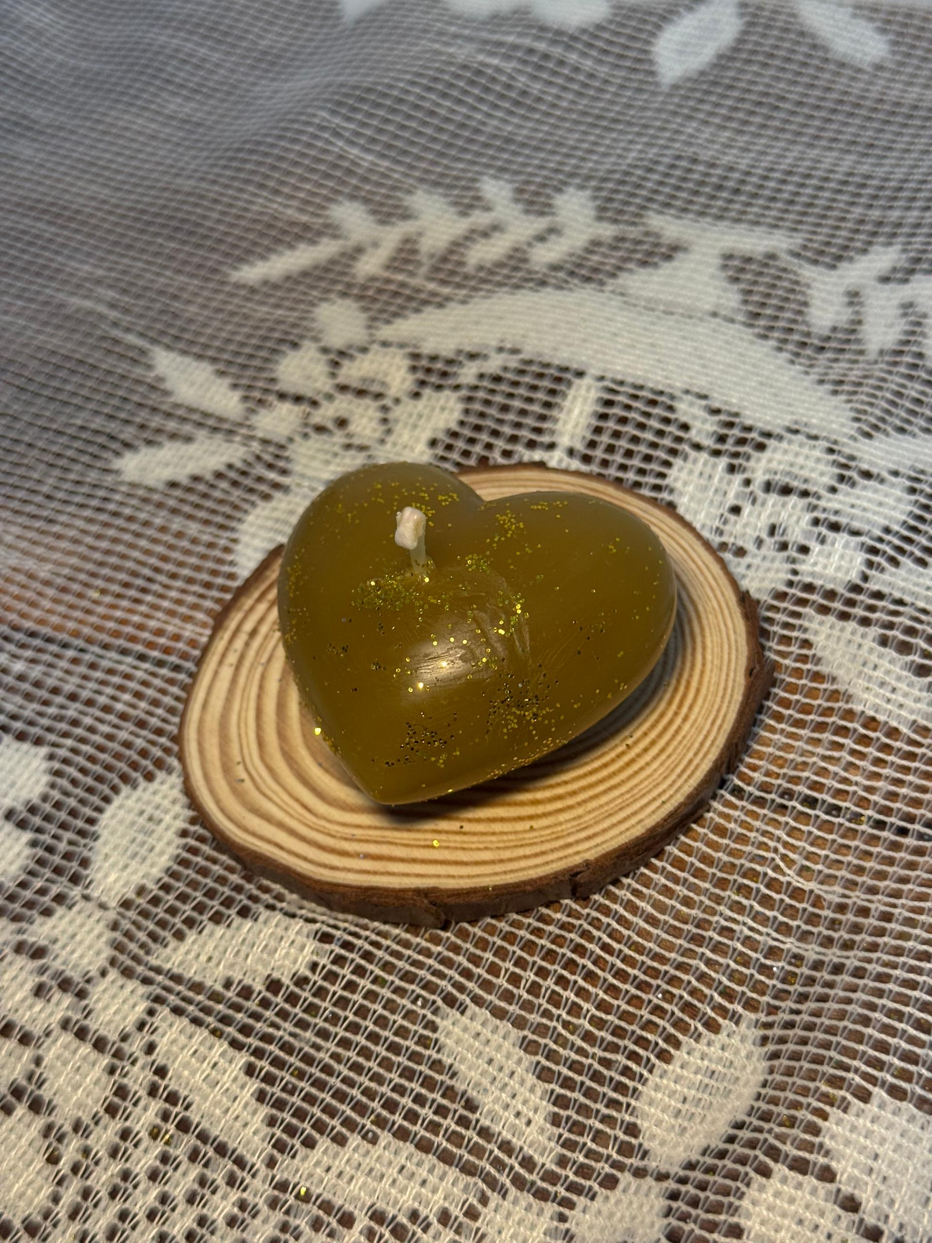 Vela natural de corazón pequeño