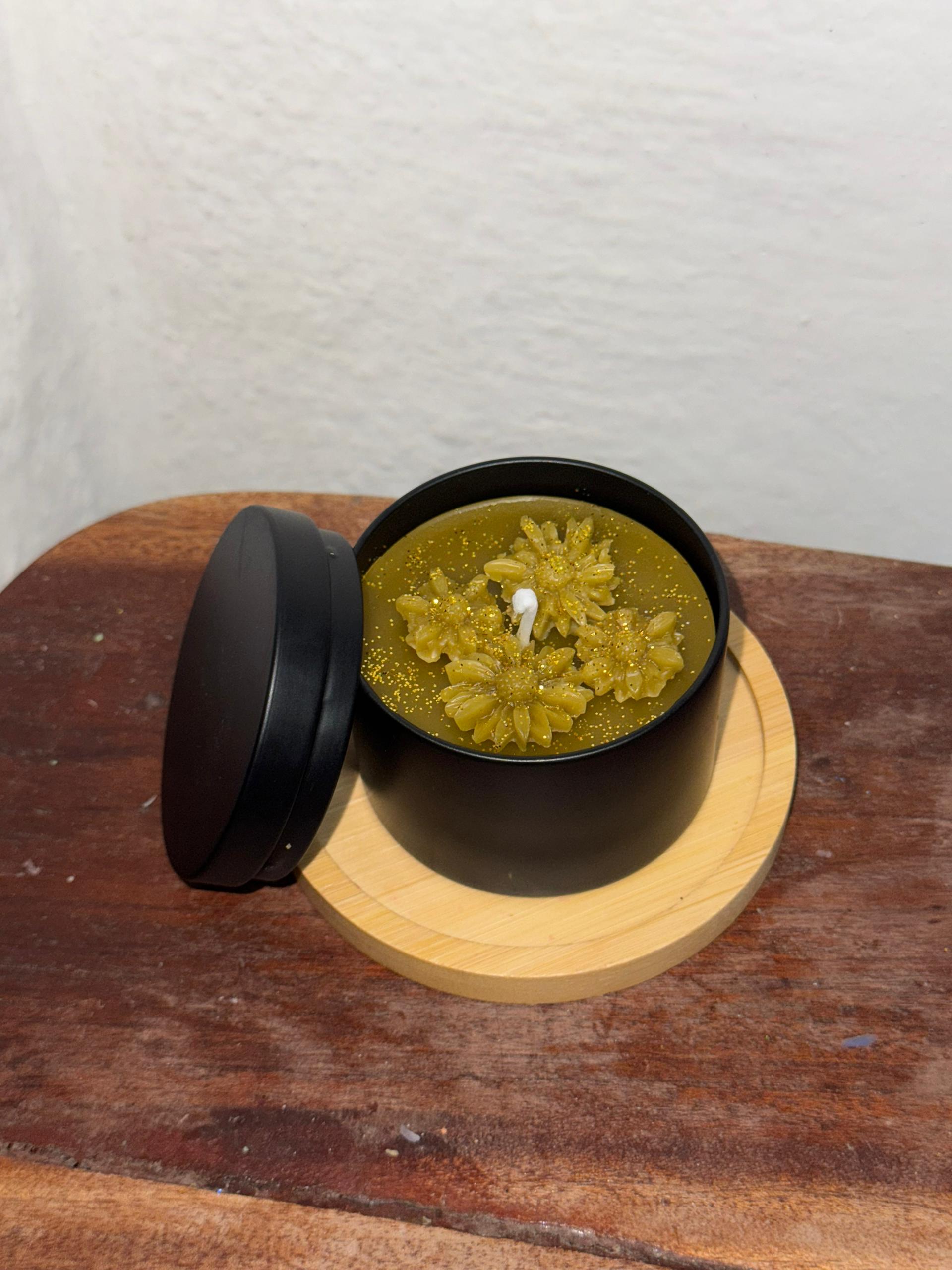 Vela natural de tarro negro floral