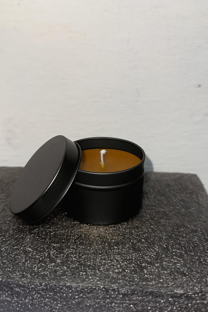 Vela natural de tarro negro liso